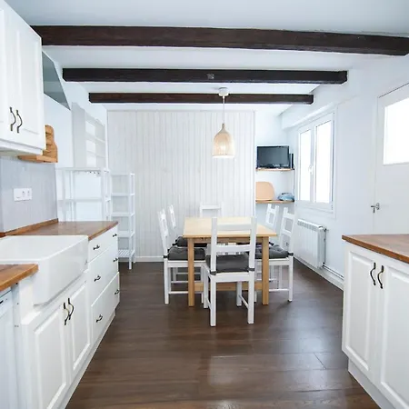 Apartment Gs- Apartamento Con Balcon, 3 Dormitorios, Centro
