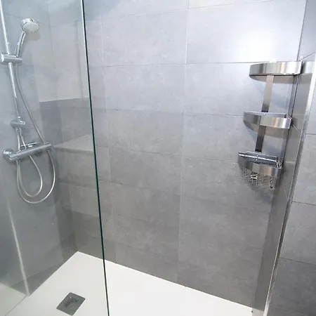 Gs- Apartamento Con Balcon, 3 Dormitorios, Centro *